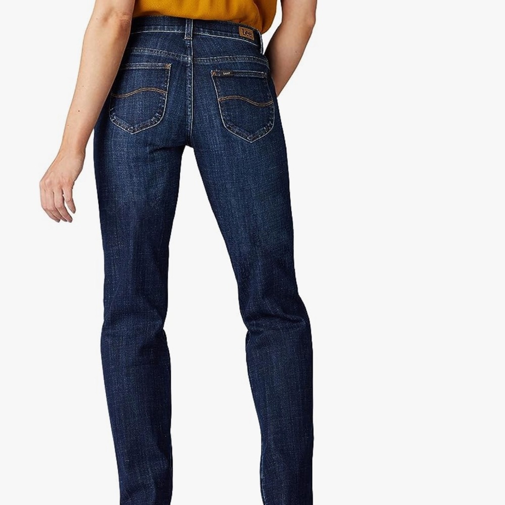 Lee~Blue Jeans / New With Tag / Relaxed Fit~Straight Leg~Mid Rise - Picture 12 of 12